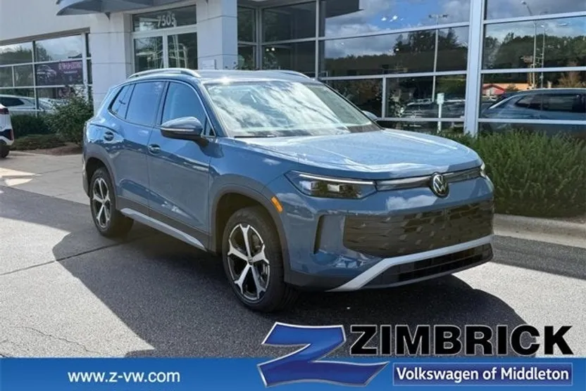 2025 Volkswagen Tiguan SE photo 1