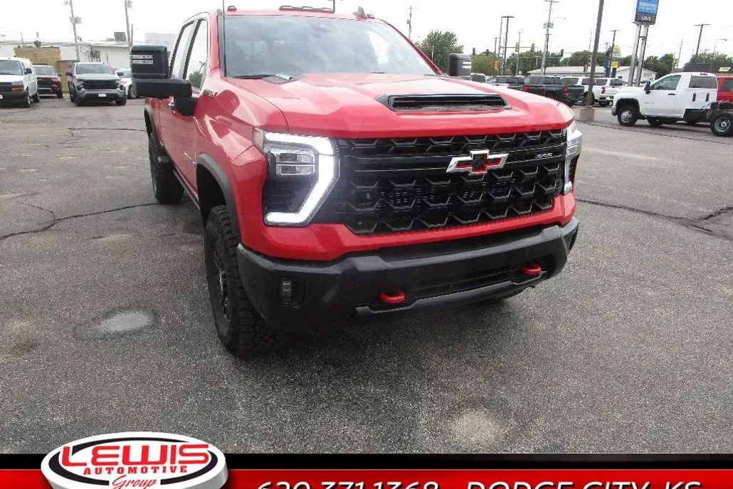 2025 Chevrolet Silverado 2500HD ZR2 photo 1