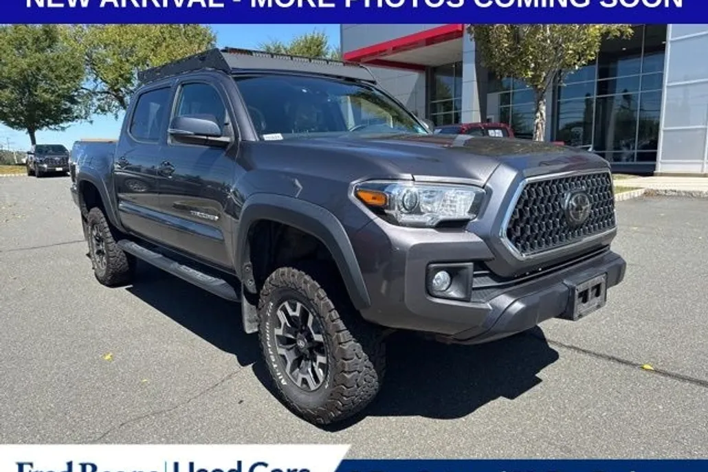 2018 Toyota Tacoma TRD photo 1