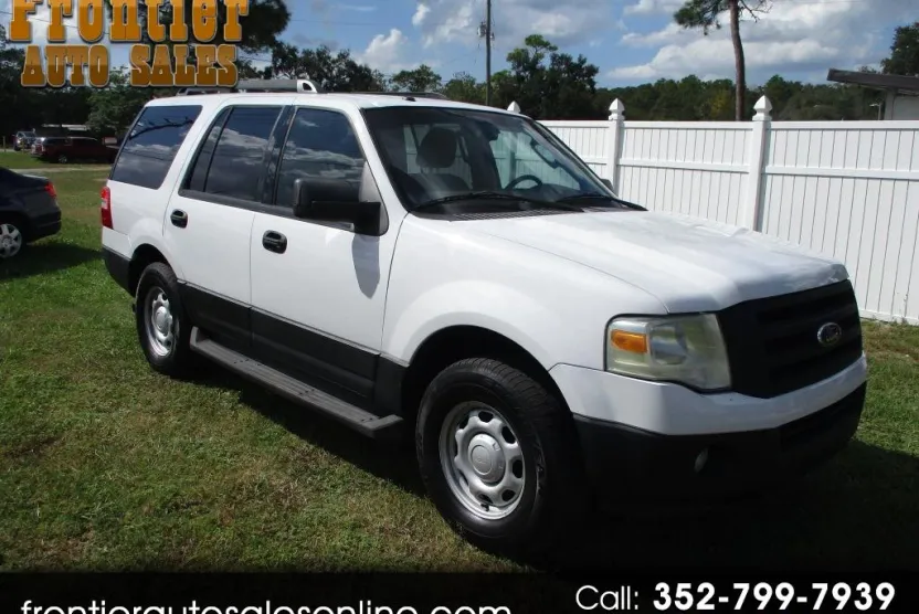 2013 Ford Expedition XLT photo 1