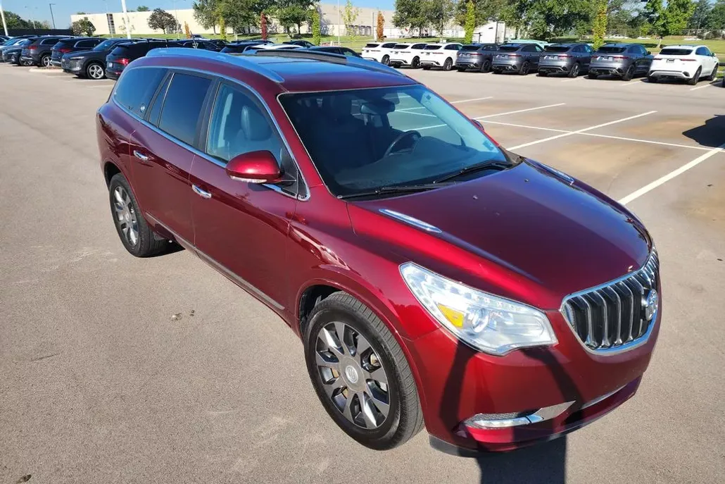 2017 Buick Enclave Leather photo 1