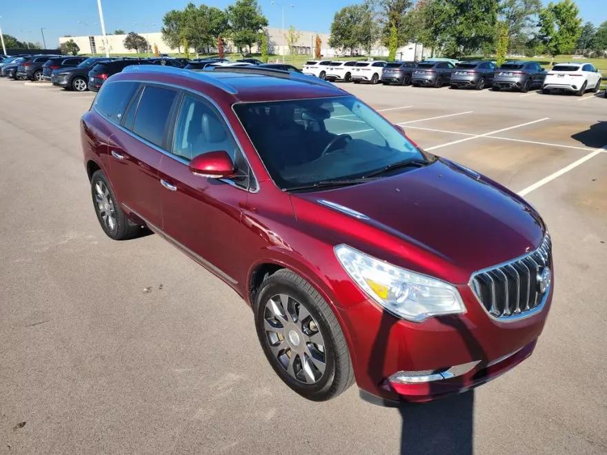 2017 Buick Enclave Leather photo 1