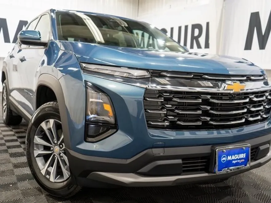 2026 Chevrolet Equinox LT photo 1