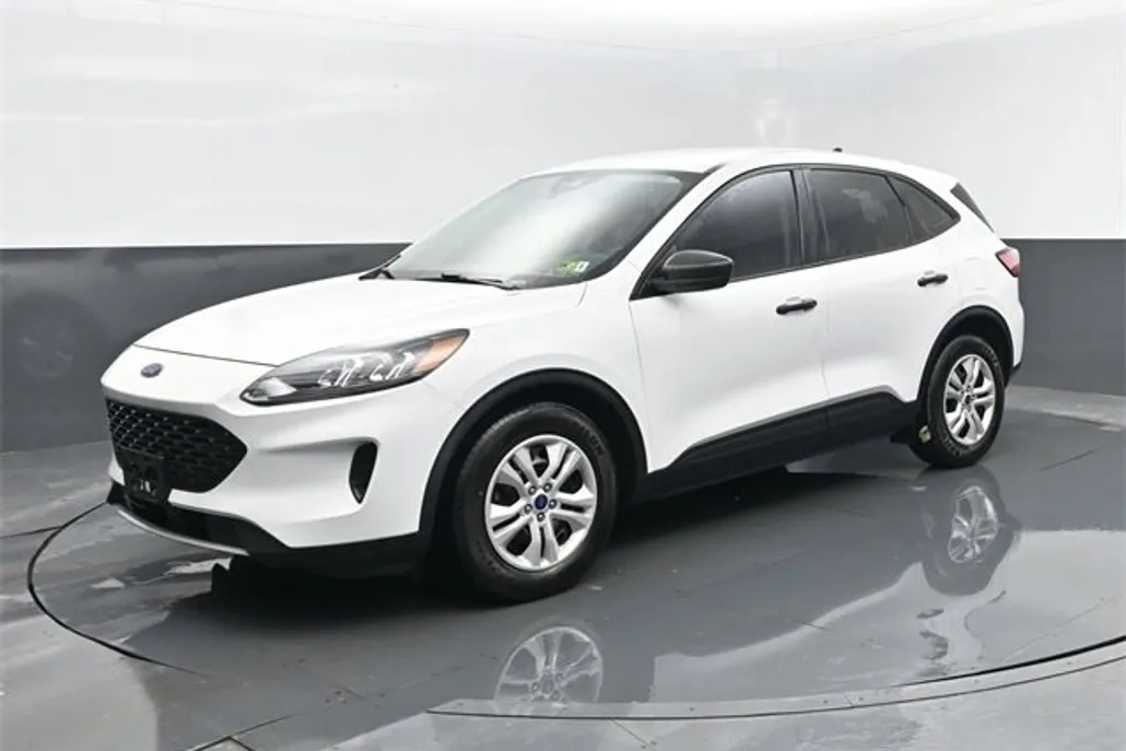 2022 Ford Escape S photo 1
