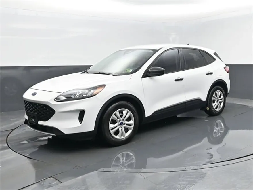 2022 Ford Escape S photo 1