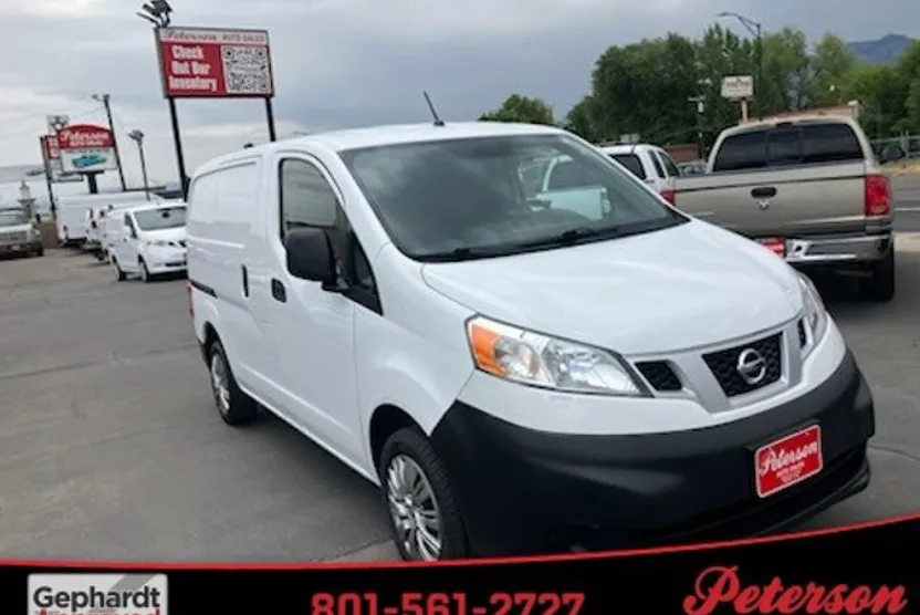 2016 Nissan NV200 SV photo 1
