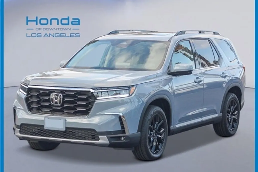 2025 Honda Pilot Touring photo 1