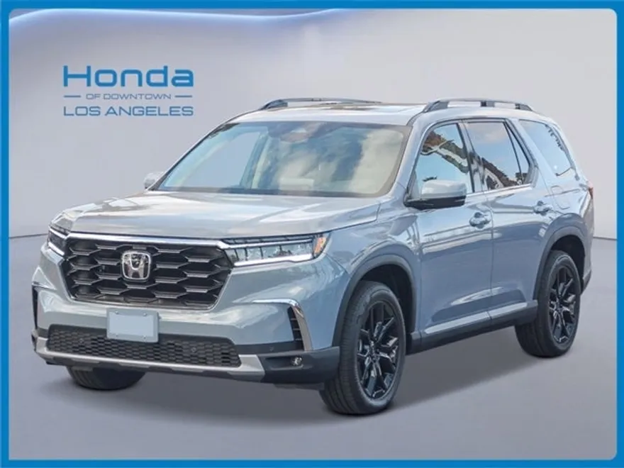2025 Honda Pilot Touring photo 1