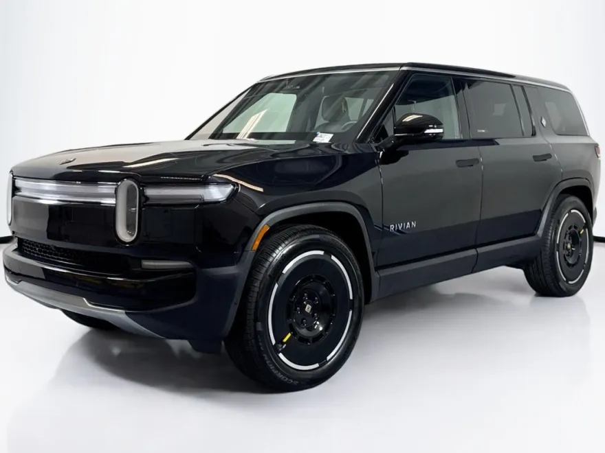 2025 Rivian R1S Adventure photo 1