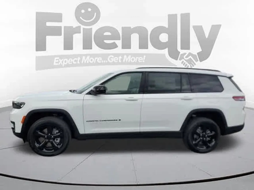 2025 Jeep Grand Cherokee Altitude photo 1