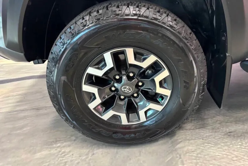 2021 Toyota Tacoma TRD Off-Road photo 1