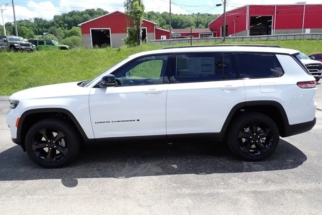 2025 Jeep Grand Cherokee Altitude X photo 1