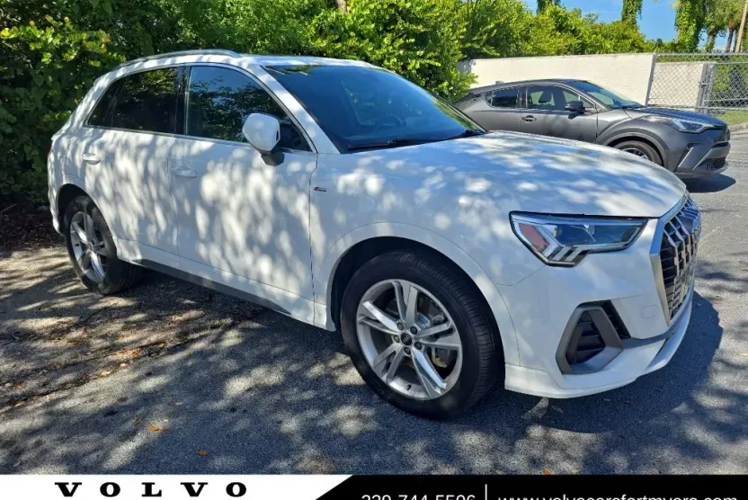 2022 Audi Q3 S line Premium Plus photo 1