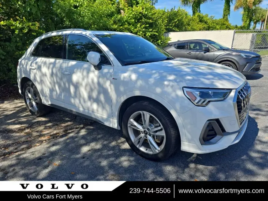 2022 Audi Q3 S line Premium Plus photo 1