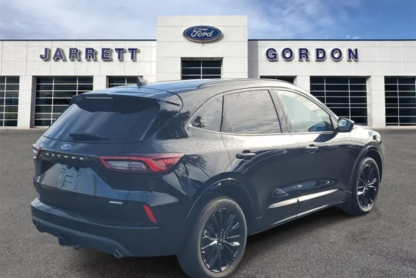 2023 Ford Escape ST-Line Elite photo 1