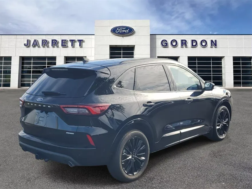 2023 Ford Escape ST-Line Elite photo 1