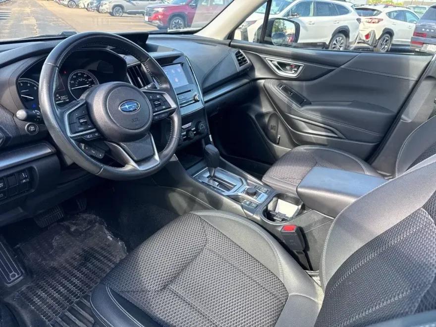 2022 Subaru Forester Premium photo 1