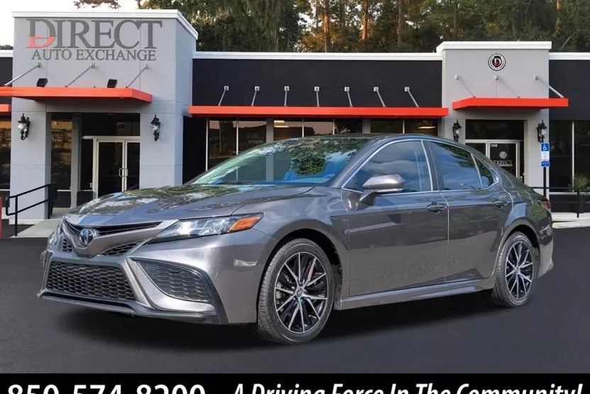 2023 Toyota Camry SE photo 1