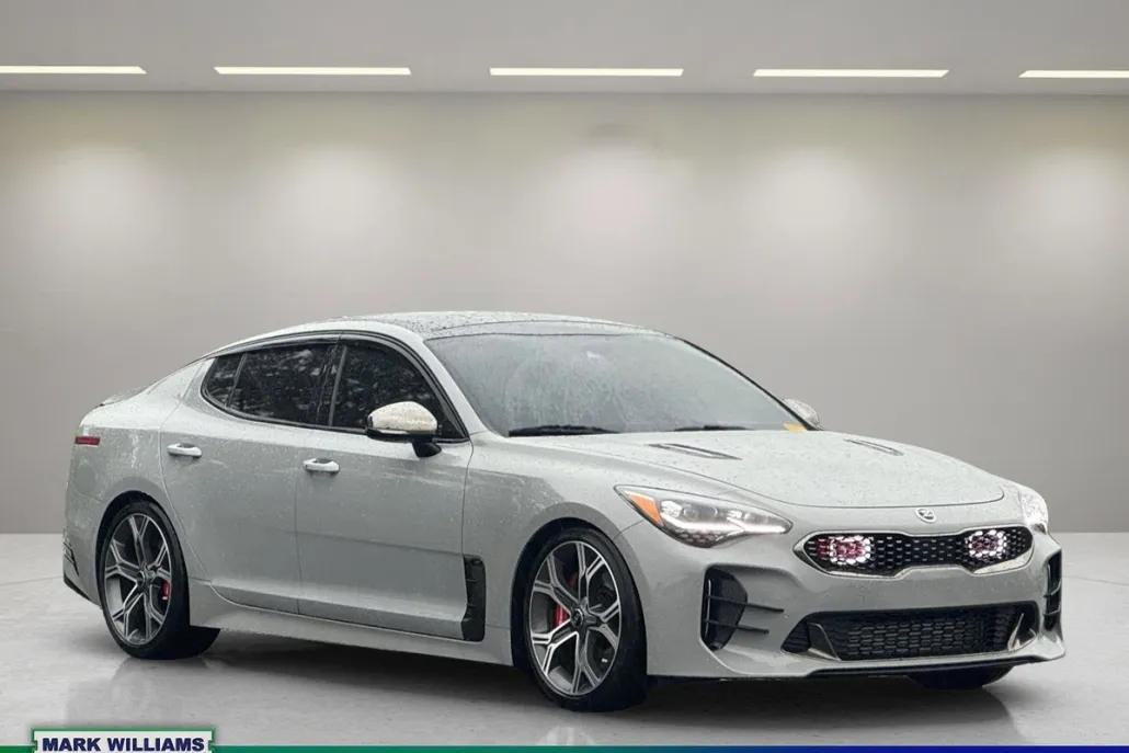 2021 Kia Stinger GT1 photo 1
