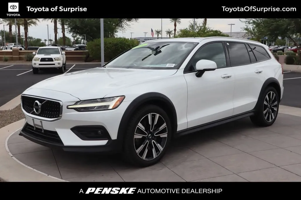 2021 Volvo V60 Cross Country T5 photo 1
