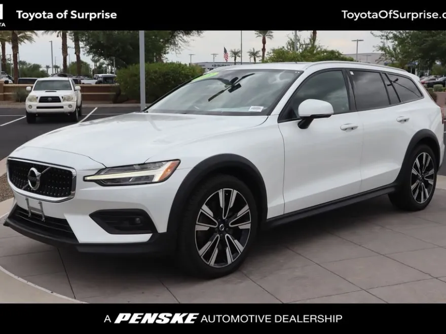 2021 Volvo V60 Cross Country T5 photo 1