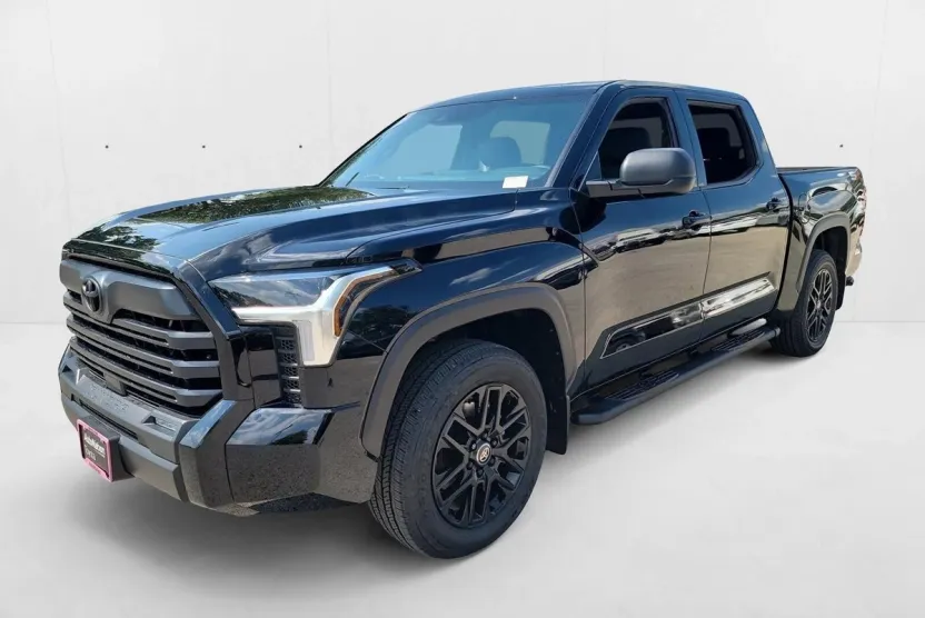 2026 Toyota Tundra SR5 CrewMax photo 1
