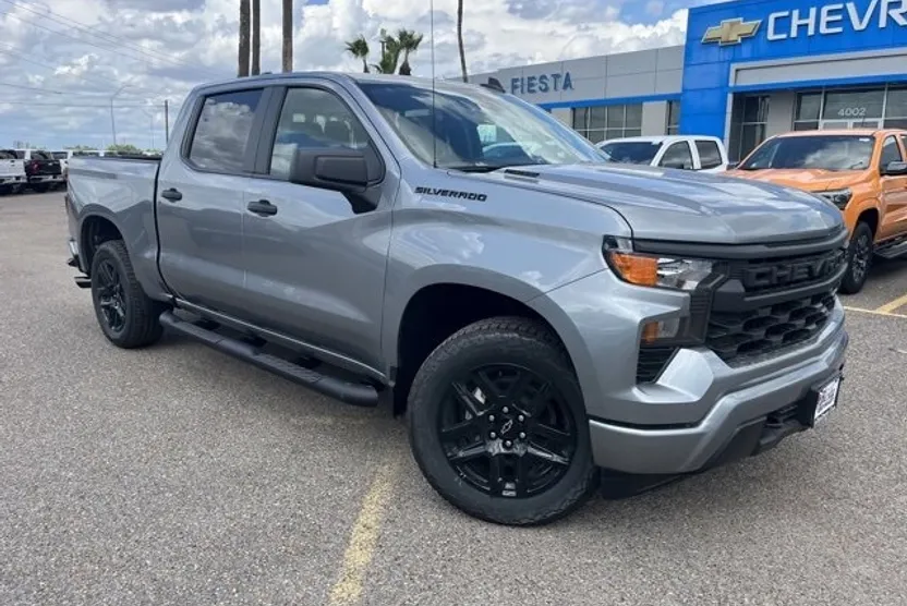 2026 Chevrolet Silverado 1500 Custom photo 1