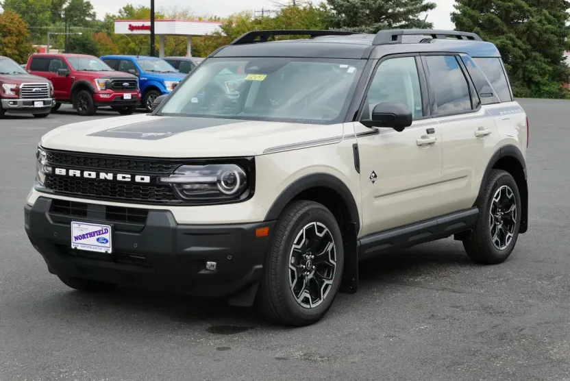2025 Ford Bronco Sport Outer Banks photo 1