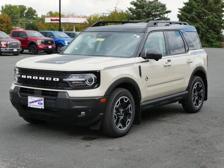 2025 Ford Bronco Sport Outer Banks photo 1