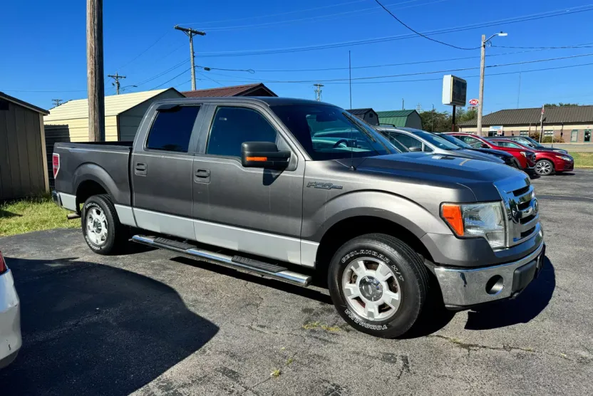 2012 Ford F-150 XLT photo 1