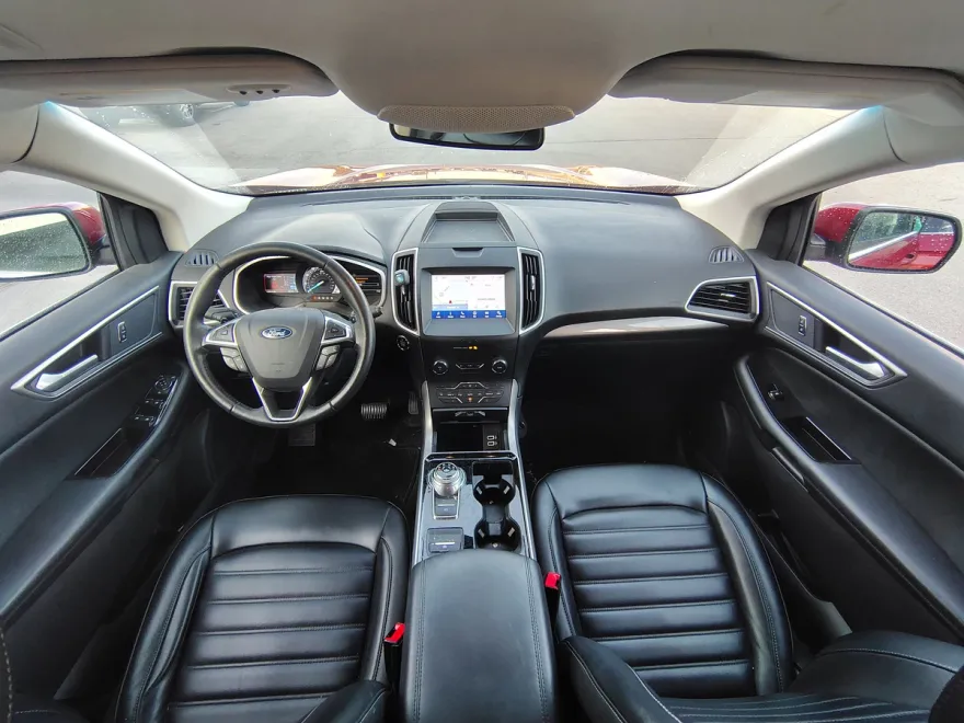 2020 Ford Edge SEL photo 1