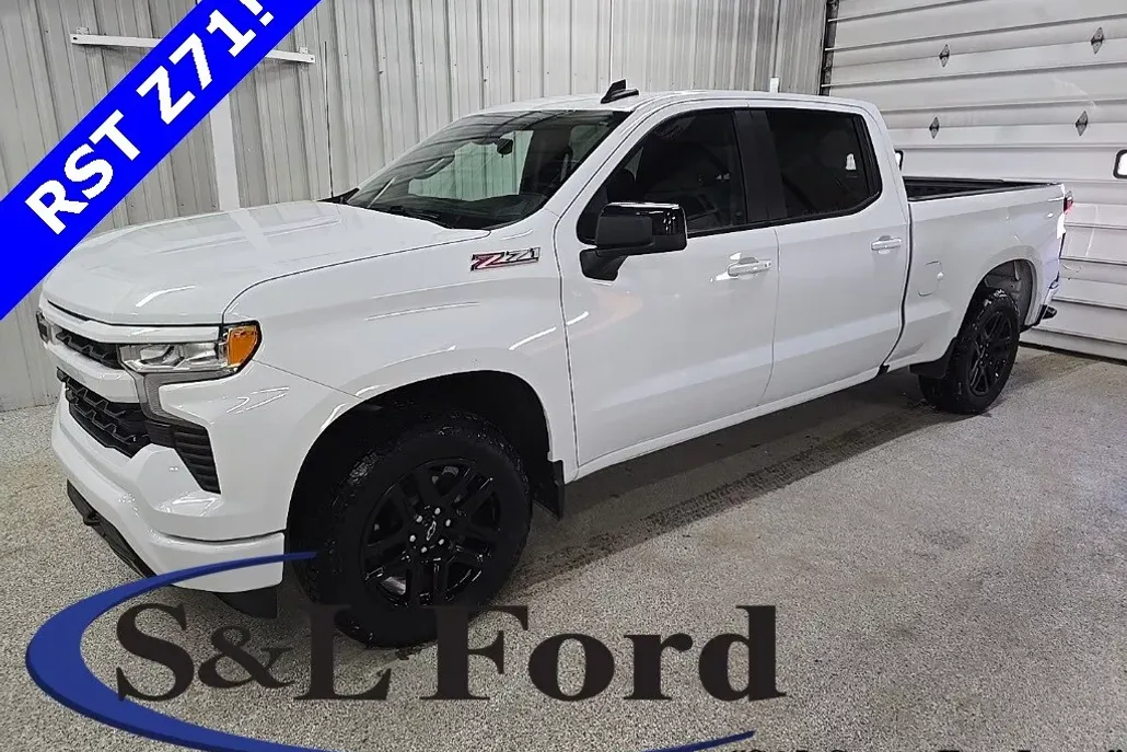 2024 Chevrolet Silverado 1500 RST photo 1