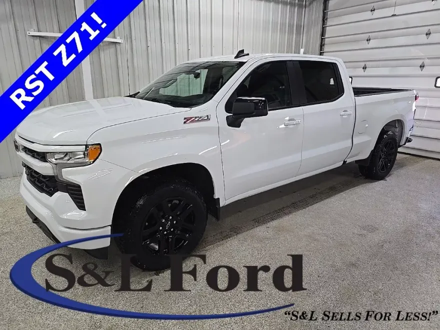2024 Chevrolet Silverado 1500 RST photo 1