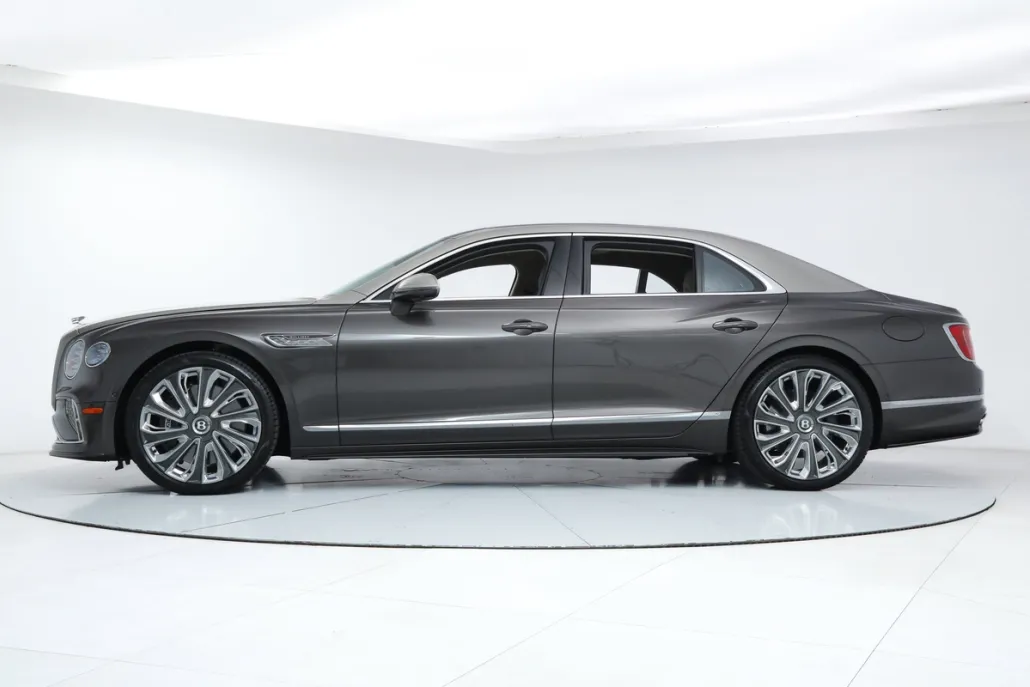 2025 Bentley Flying Spur Mulliner photo 1