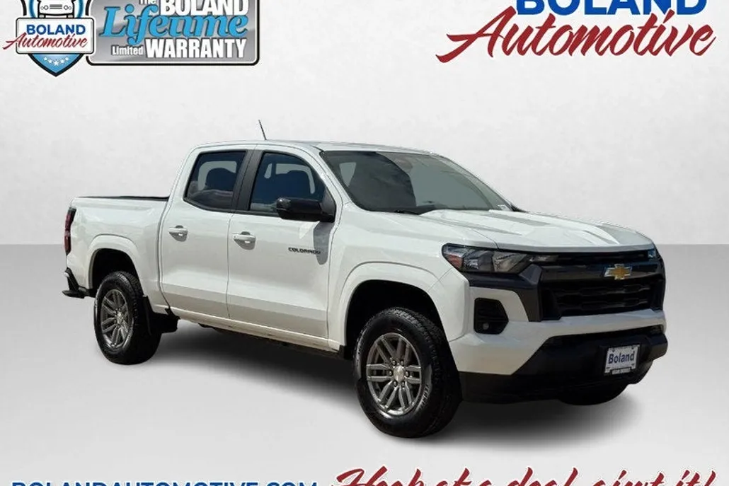 2024 Chevrolet Colorado LT photo 1
