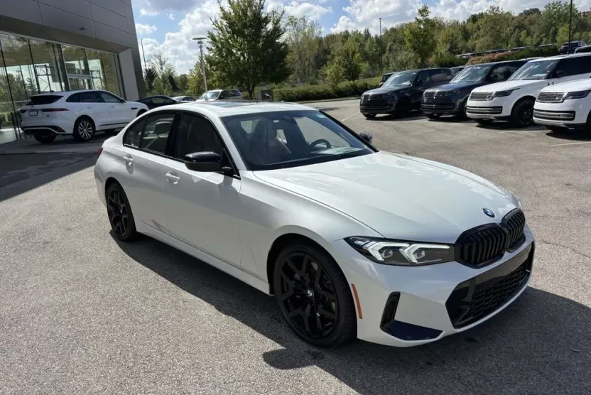 2025 Bmw 330i Sedan photo 1