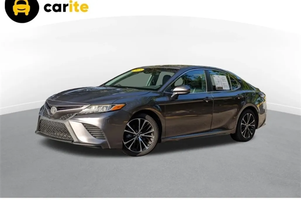 2018 Toyota Camry L photo 1
