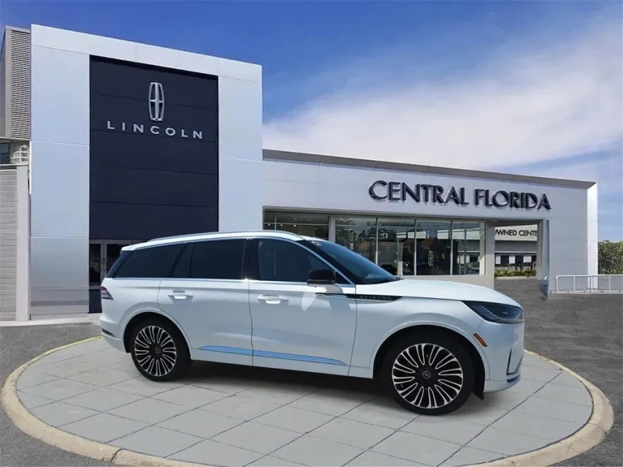 2025 Lincoln Aviator Black Label photo 1