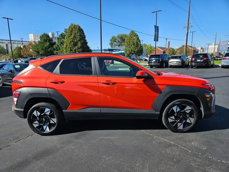 2025 Hyundai Kona SEL photo 1