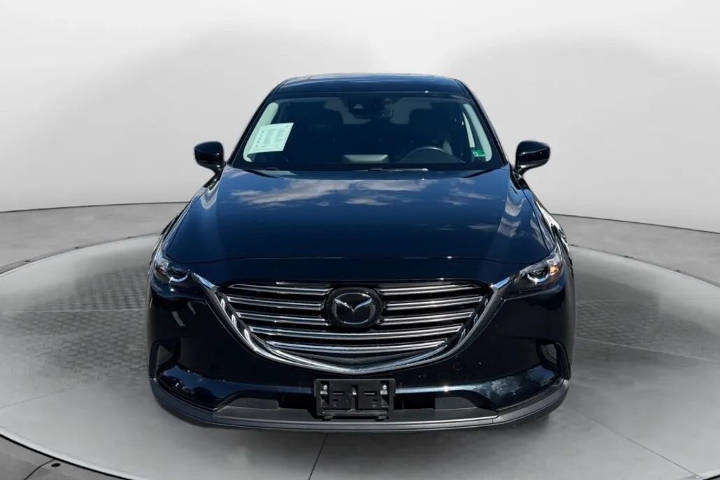 2023 Mazda CX-9 Touring photo 1