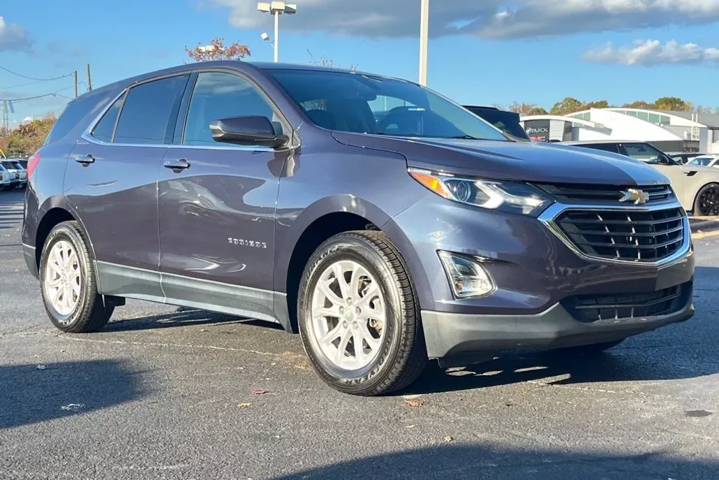 2019 Chevrolet Equinox LT photo 1
