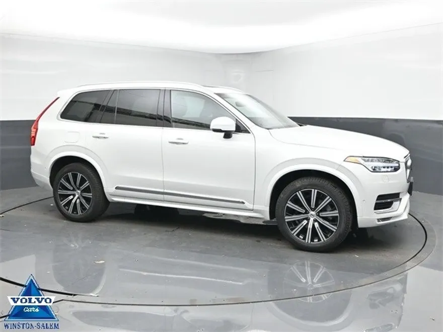 2023 Volvo XC90 B5 Plus photo 1