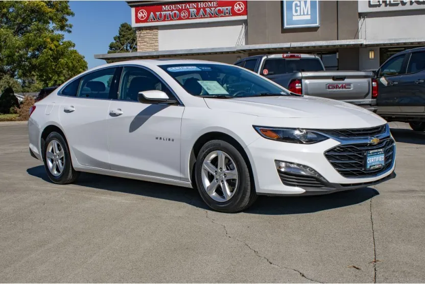 2022 Chevrolet Malibu 1LT photo 1