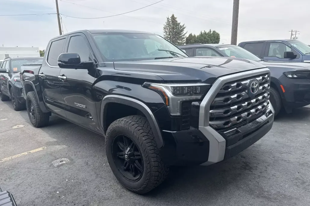 2023 Toyota Tundra Limited photo 1