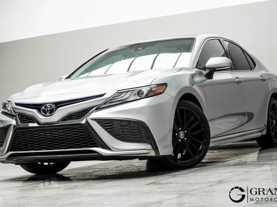 2021 Toyota Camry XSE photo 1