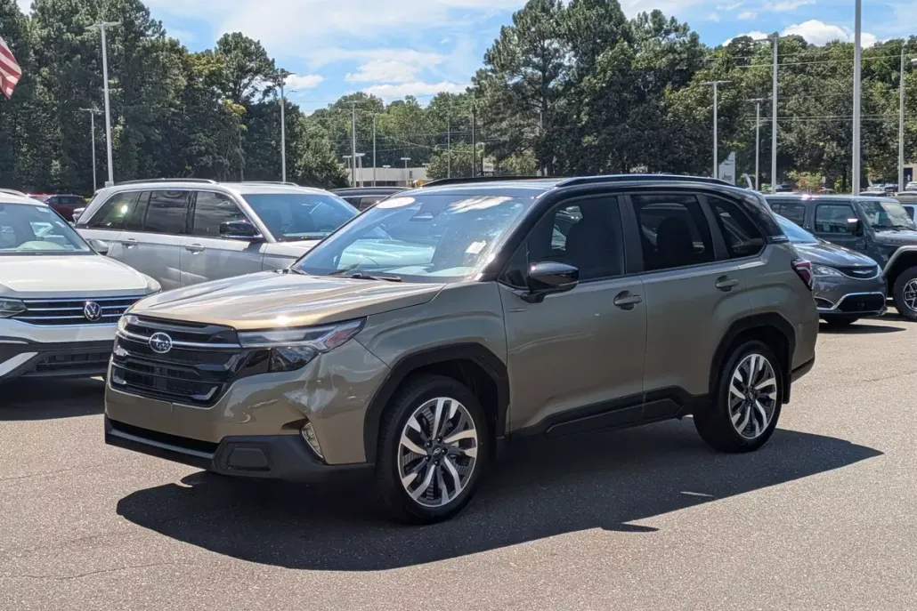 2025 Subaru Forester Touring photo 1
