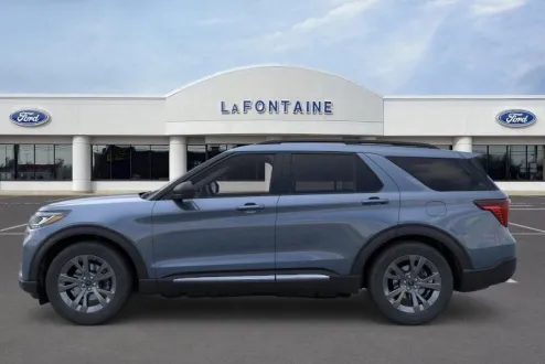 2025 Ford Explorer photo 3