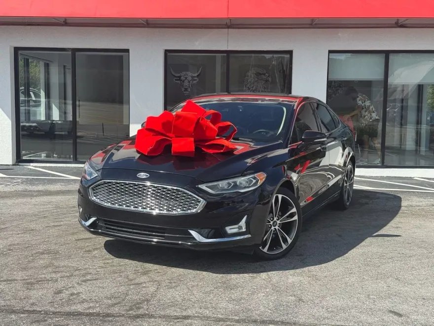 2019 Ford Fusion Titanium photo 1