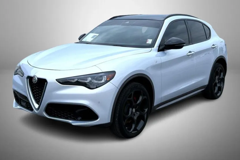 2024 Alfa Romeo Stelvio Ti photo 1