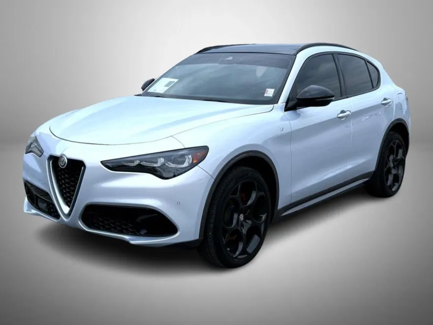 2024 Alfa Romeo Stelvio Ti photo 1